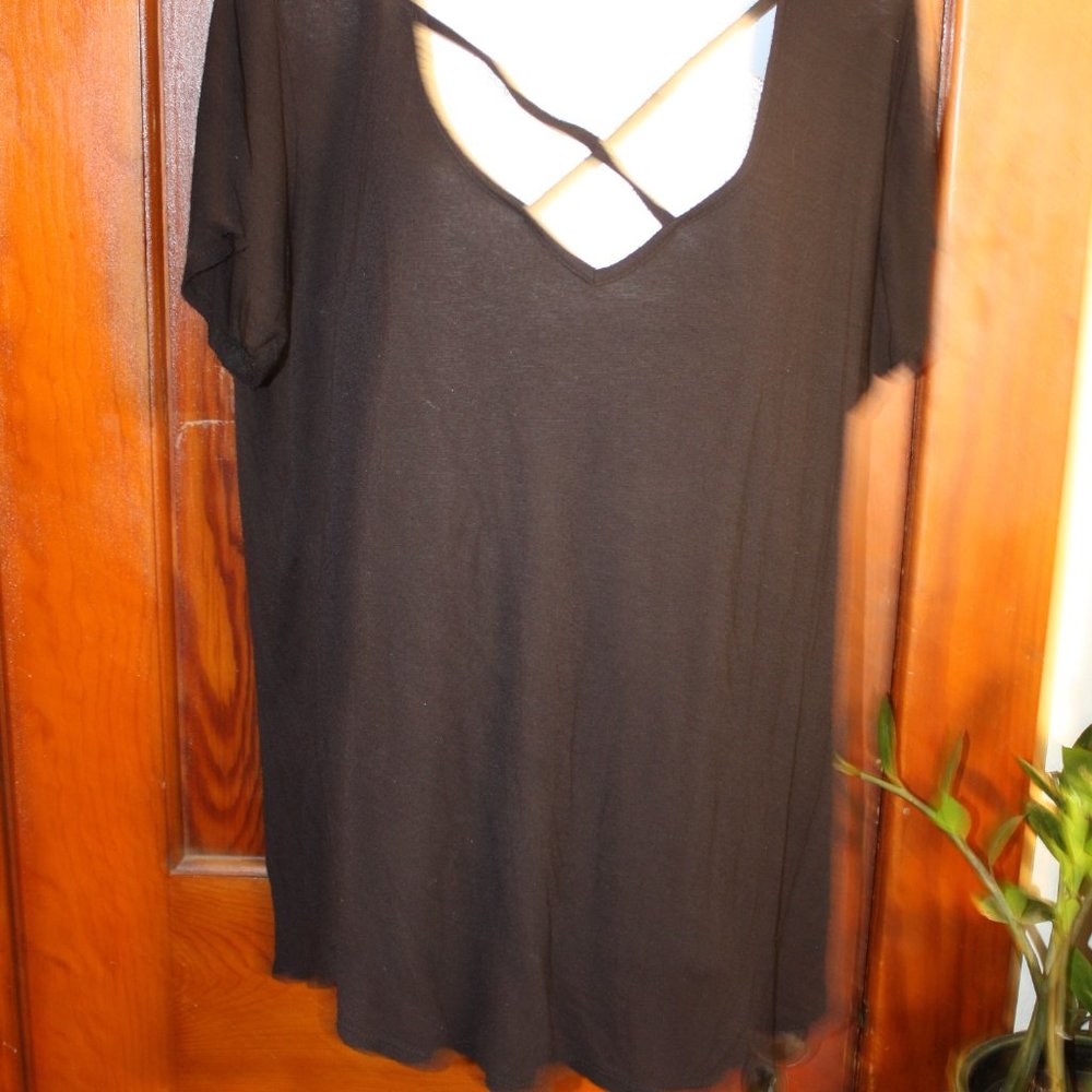 Rue 1x criss cross detail tshirt